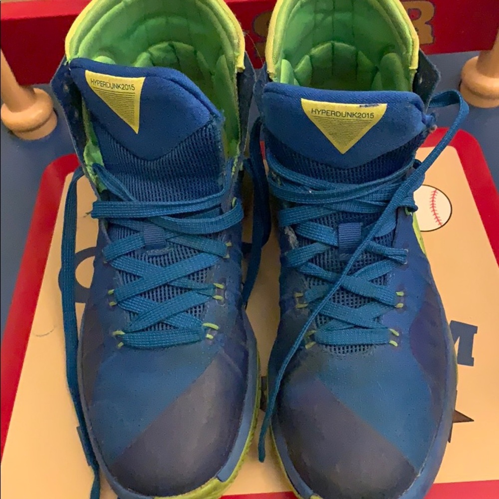 Nike Hyperdunks - Picture 2 of 3